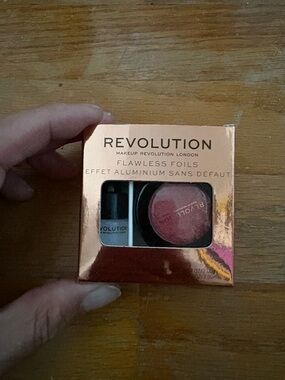 Revolution Flawless Foils Eyeshadow - Rose Copper